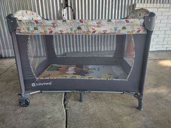 Baby trend play pen