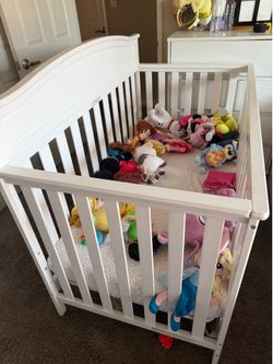 BABY CRIB delta children emery convertible