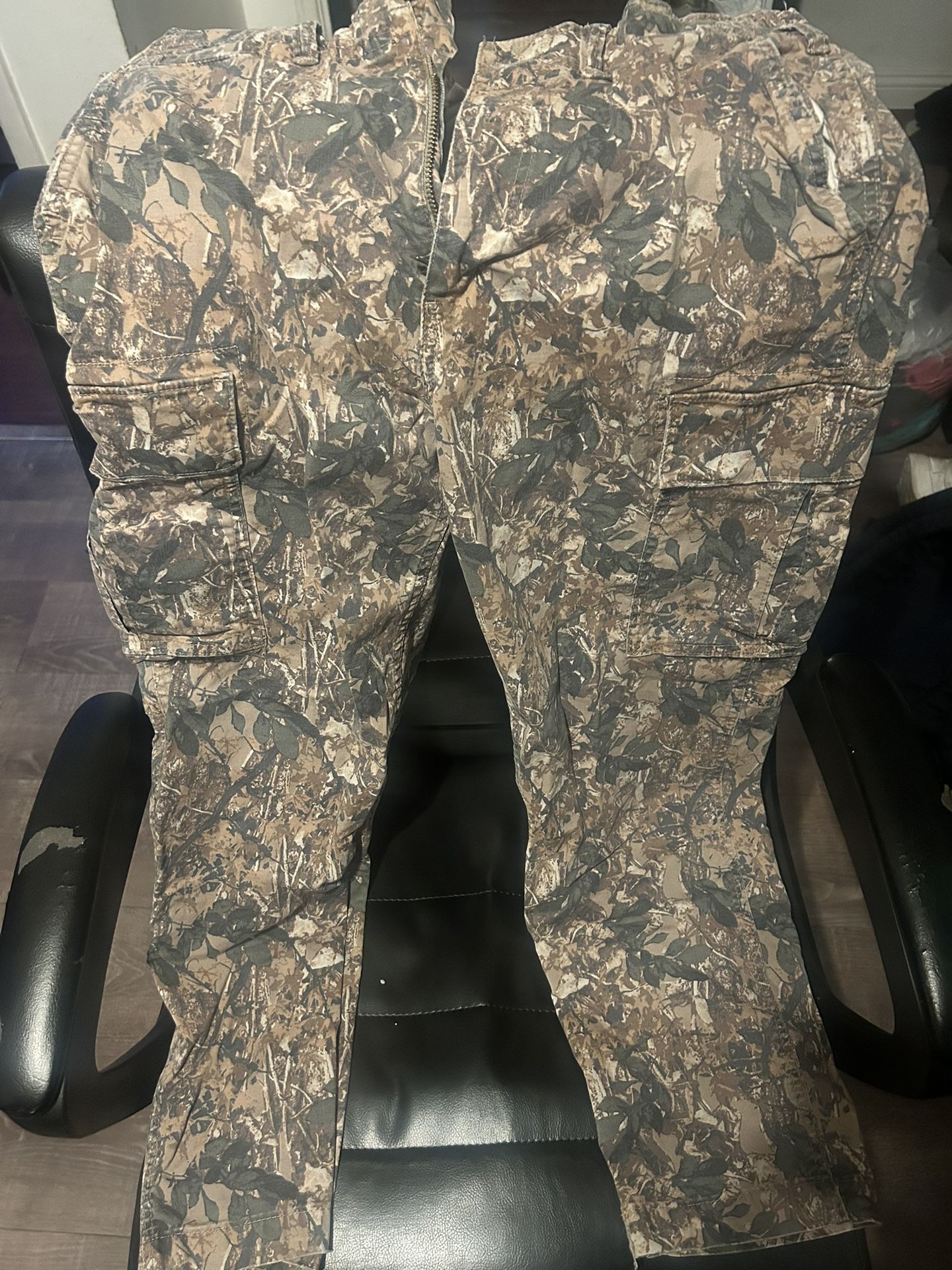 American Eagle Camo Cargo pants Flex Men
