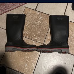 Water boots size 11