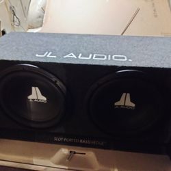 JL Audio Dual 12 Slot Ported Bass Wedge W/ Alpine Amp
