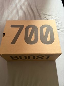 Yeezy 700 Wave Runner