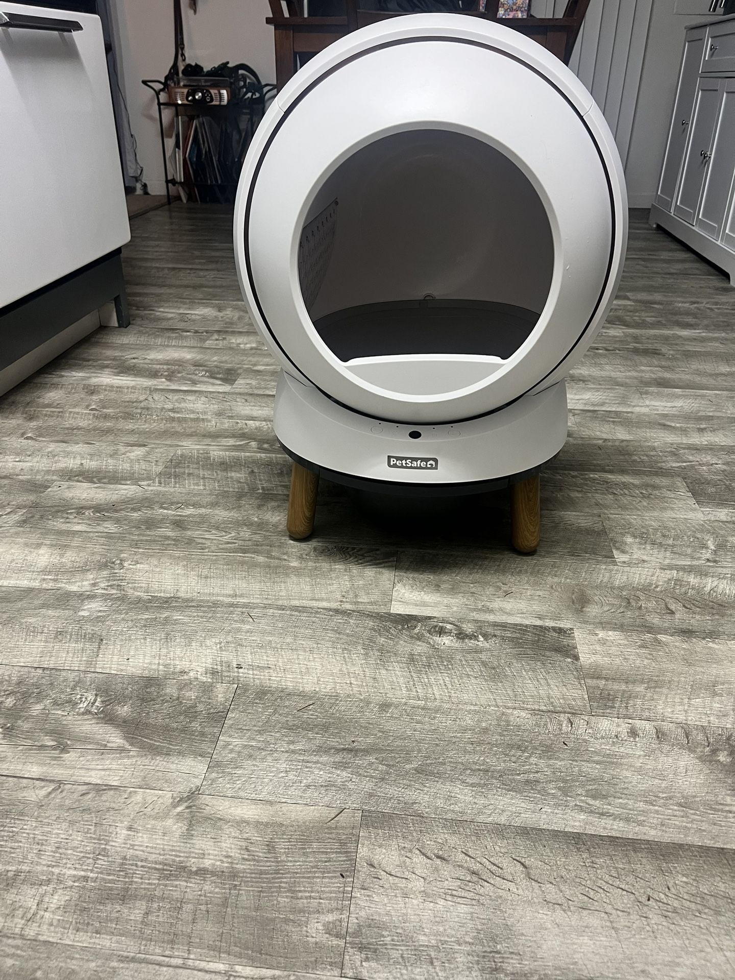 Pet safe Self Cleaning Litter Box