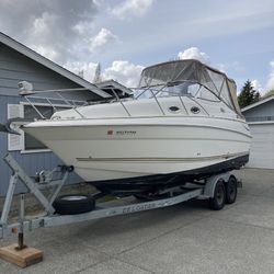 2004 Larson Cabrio 240 (similar to SeaRay Bayliner)