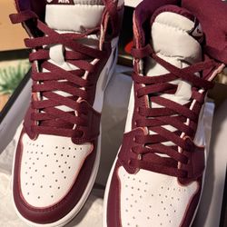 Jordan 1 Hight Bordeaux  Size 9.5 