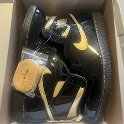 DS Multiple Jordan 1 Size 10.5