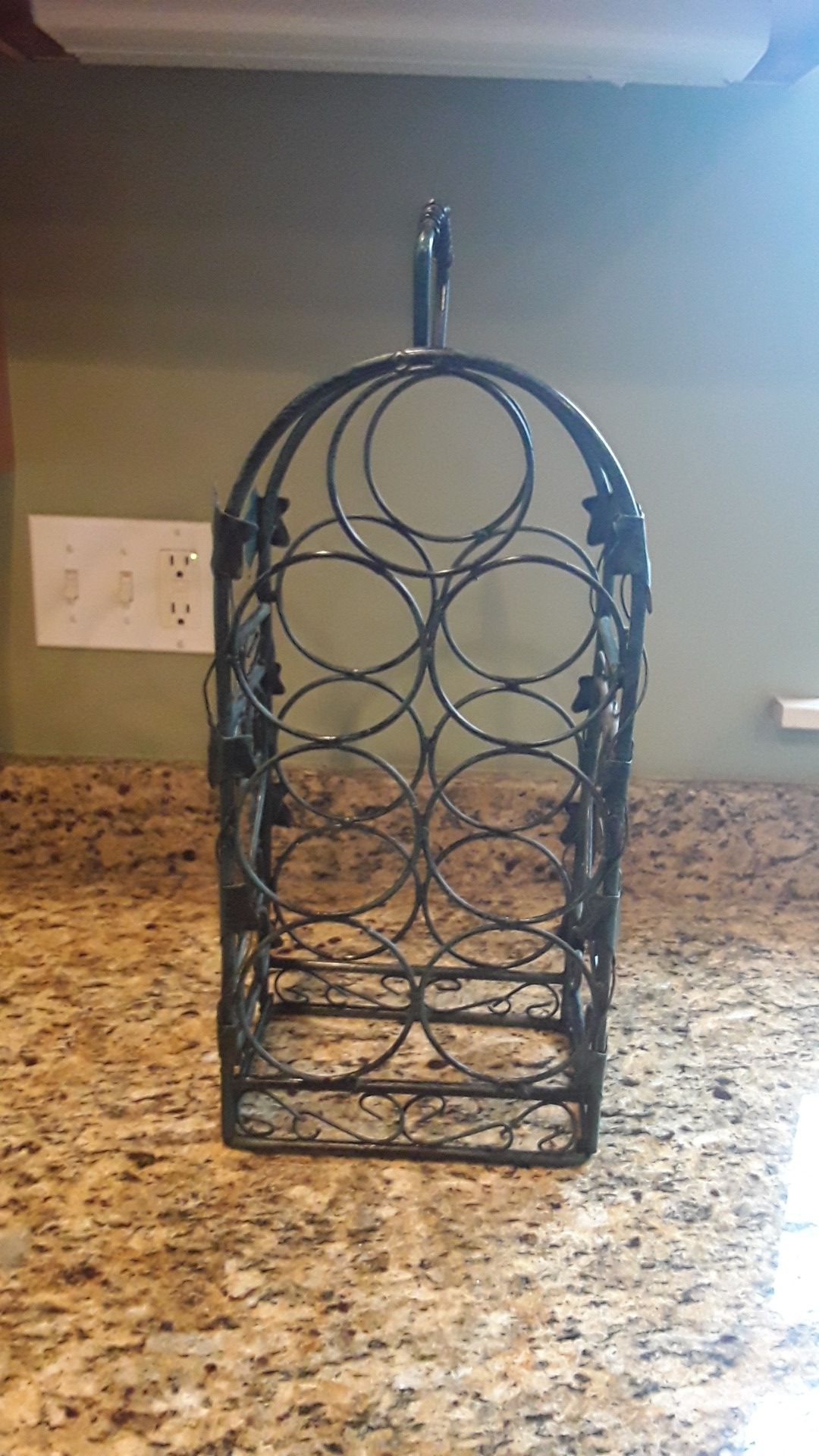Metal wine rack