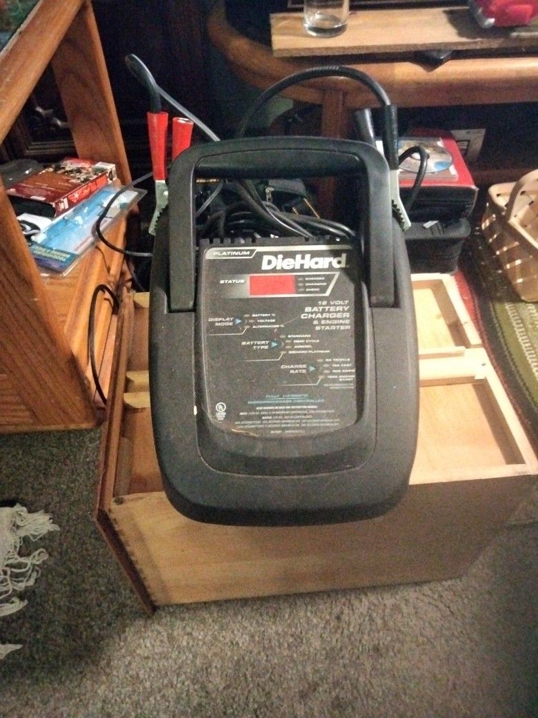Die Hard 12 Volt Battery Charger& Jump Starter