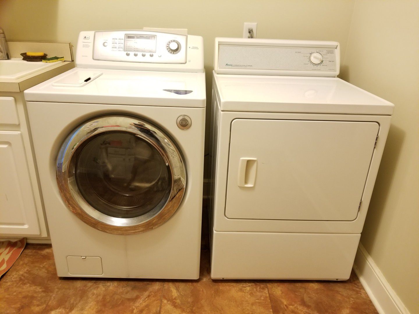 Steam Washer and Gas Dryer