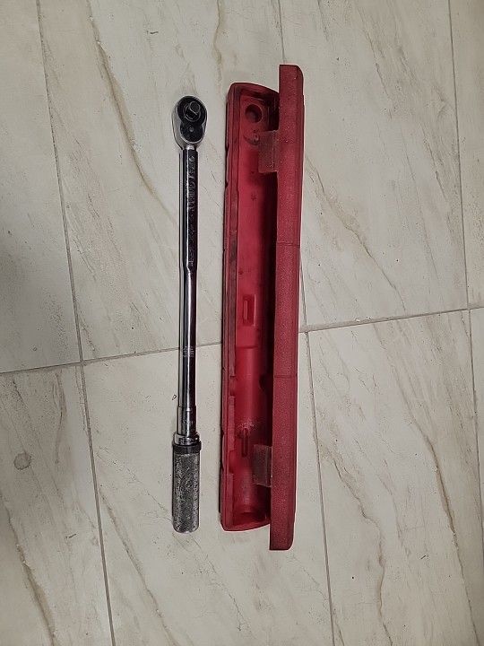 Snap-On 1/2" Drive Torque Wrench, Model QJR-3200B,  Click Type With Case
