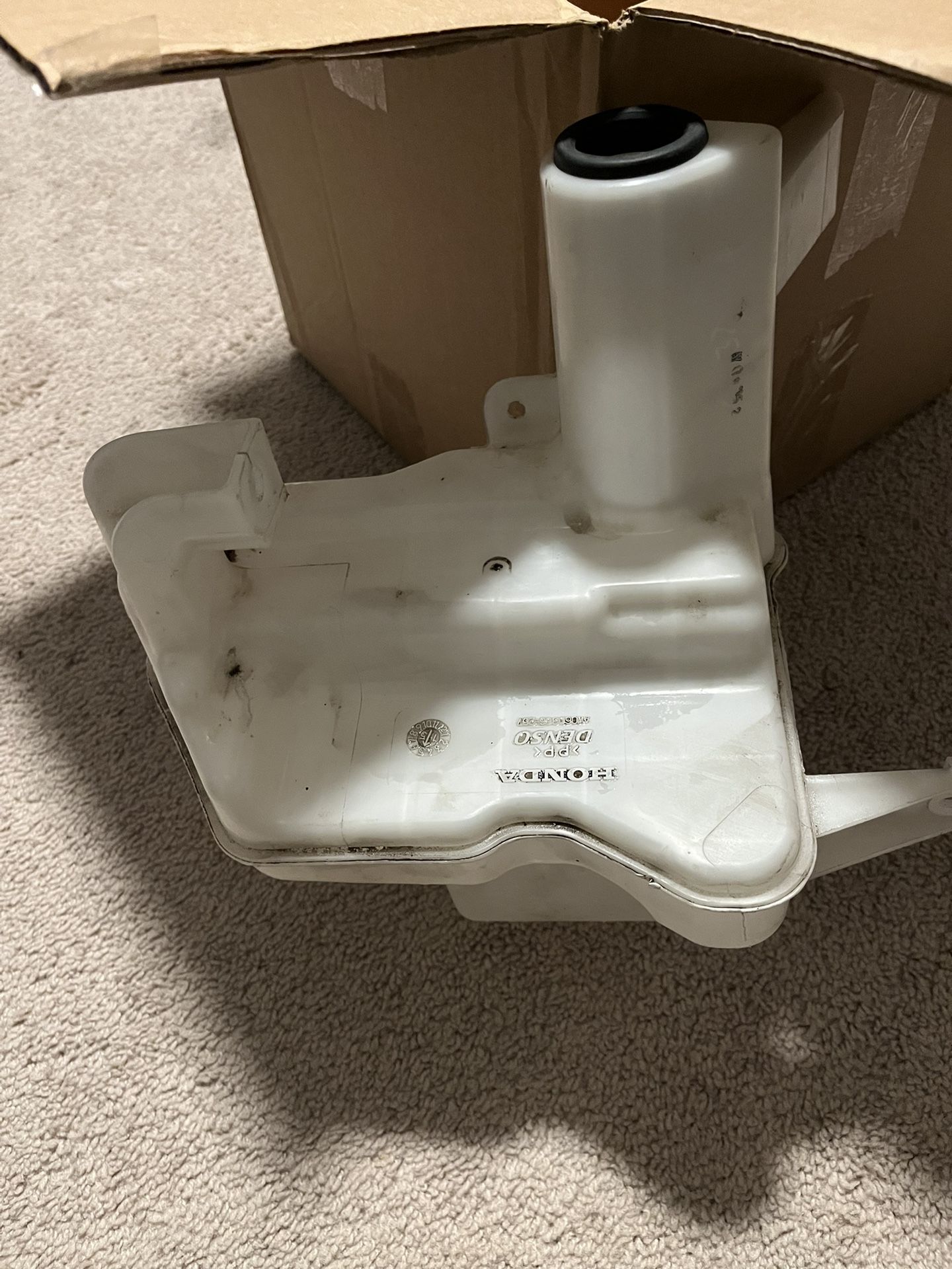 Windshield Washer Reservoir. Honda Civic 2012-15