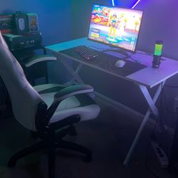gaming desk and chair 