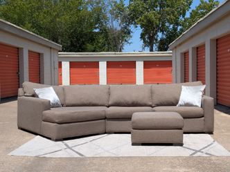 *FREE DELIVERY!* JONATHAN LOUIS CUDDLER SECTIONAL SOFA w/OTTOMAN!