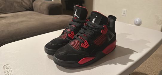 Jordan 4 Retro Red Thunders