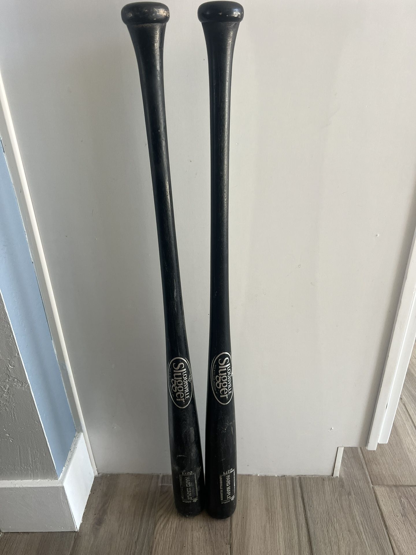 2 Louisville Slugger C271 Hard Maple Baseball Bats 34”