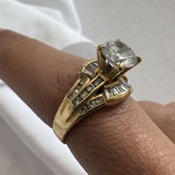2 Carat 18k Ring 