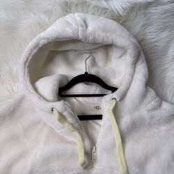 UGG Blush White Fleece Pullover Sweater Size Medium