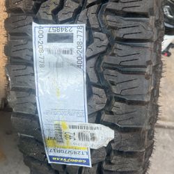 Tire only one at $80 new. 285/70R17