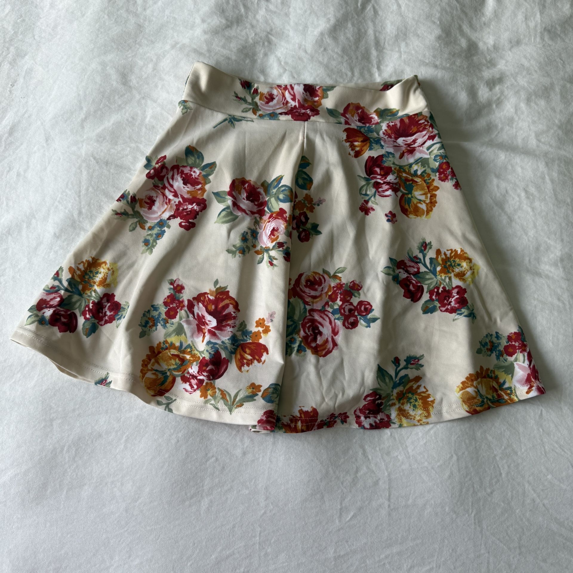 ๐ธ Romantic Floral Skirt โ Cream Rose Print - Small ๐ธ