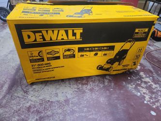 Shop DEWALT
21 in. 163cc Briggs and Stratton 725Exi Engine Rear Wheel Drive 3-in-1 Gas Self Propelled Walk Behind Lawn Mower