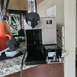 Nespresso delonghi lattissima