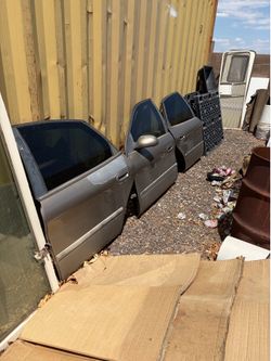 3  doors from 2001 ford Taurus