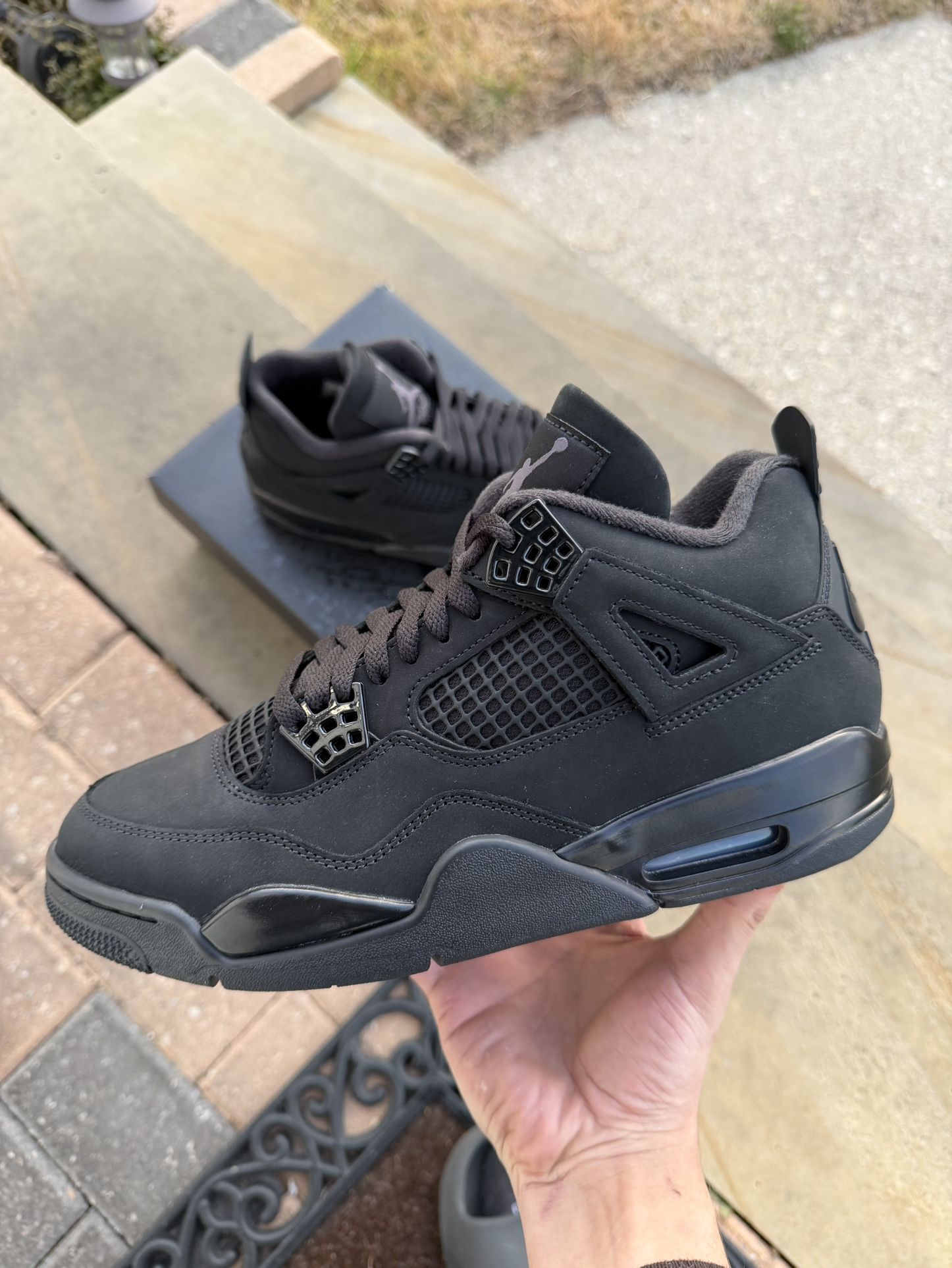 Jordan 4 “Black Cats” 2025 Size 9M