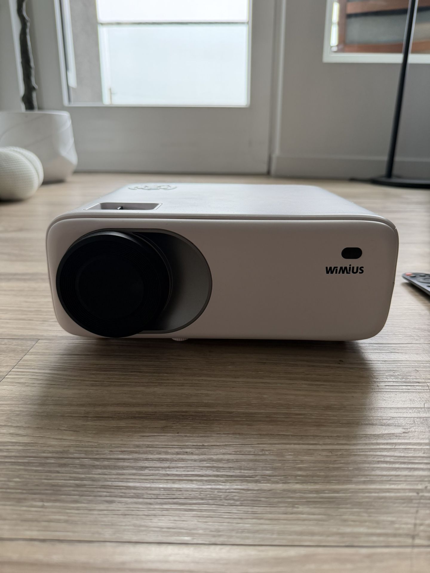 WiMiUS 1080p LED Home Projector - Full HD, HDMI, USB, BT, WiFi, Remote