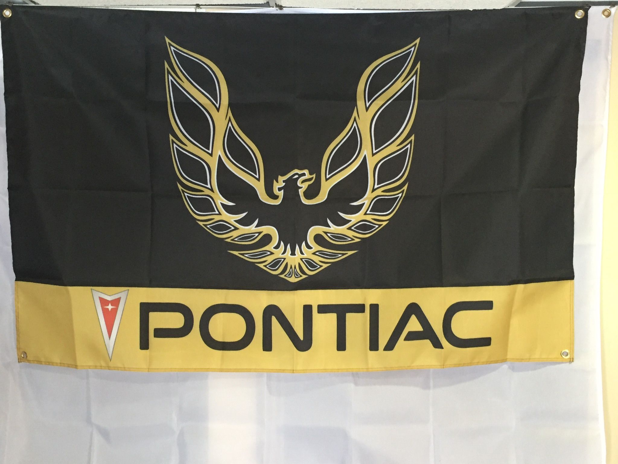 Pontiac Wall Flag (3’x5’)