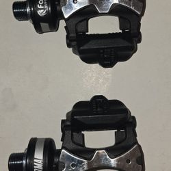 Favero Electronics Assioma DUO Power Meter Pedals Black Silver with Charger