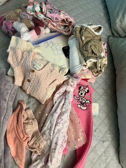 Baby girls clothes bundle 3-6 Months & new breast pump $30