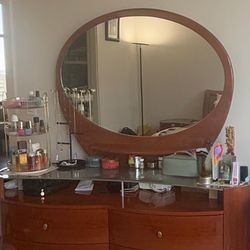 Dresser With Mirror