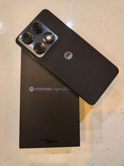 Motorola Signature - Global 512,GB Variant
