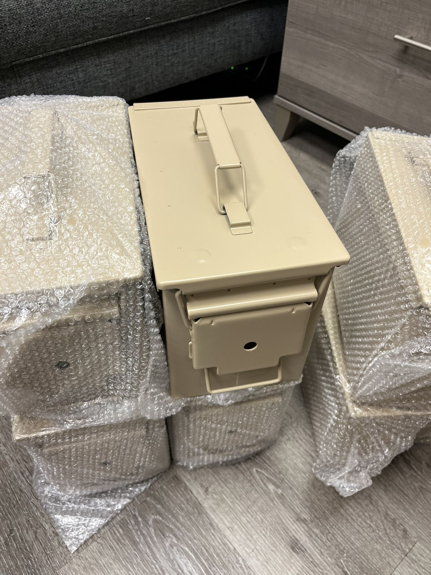 8 Tan Metal Ammo Cans Ammunition Boxes x4 50 Caliber & X4 30 Caliber