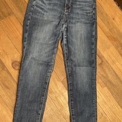 American Eagle size 6 short blue jeans denim next level stretch