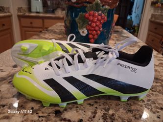 Soccer cleats us size 8.5