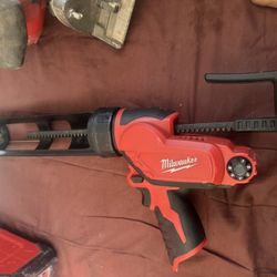 Milwaukee M12 12V Lithium-Ion Cordless 10 oz. Adhesive and Caulk Gun