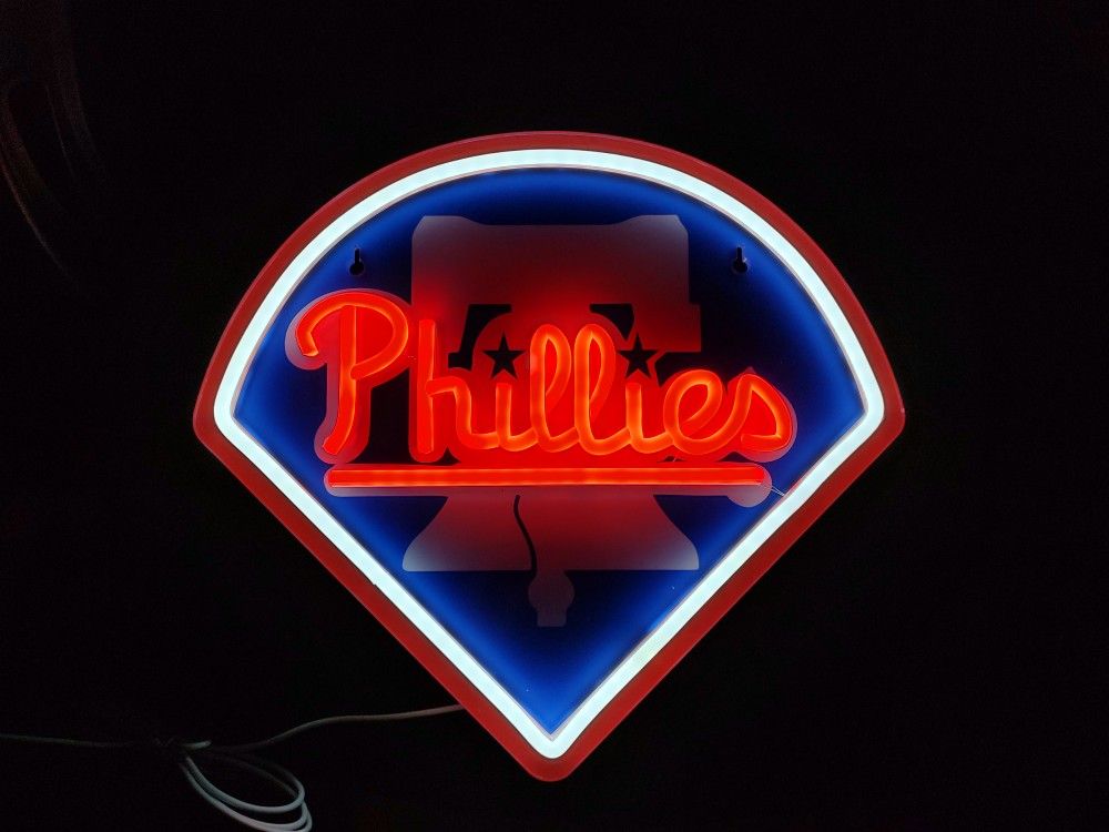 PHILADELPHIA PHILLIES LED LIGHT SIGN. 13.5" X 13". 6 FT. USB CORD. NEW. PICKUP ONLY.