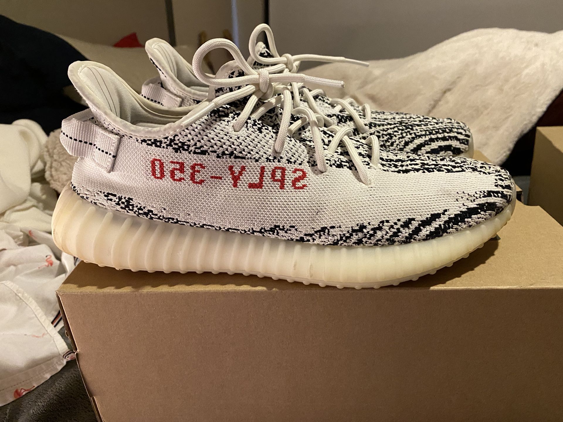 Yeezy 350 Zebra Size 11 display picture 2
