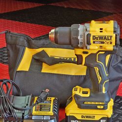 New DEWALT 20V MAX XR Lithium-lon Cordless Compact 1/2 in. Drill/Driver Kit, 20V MAX 5.0Ah Battery, and Charger