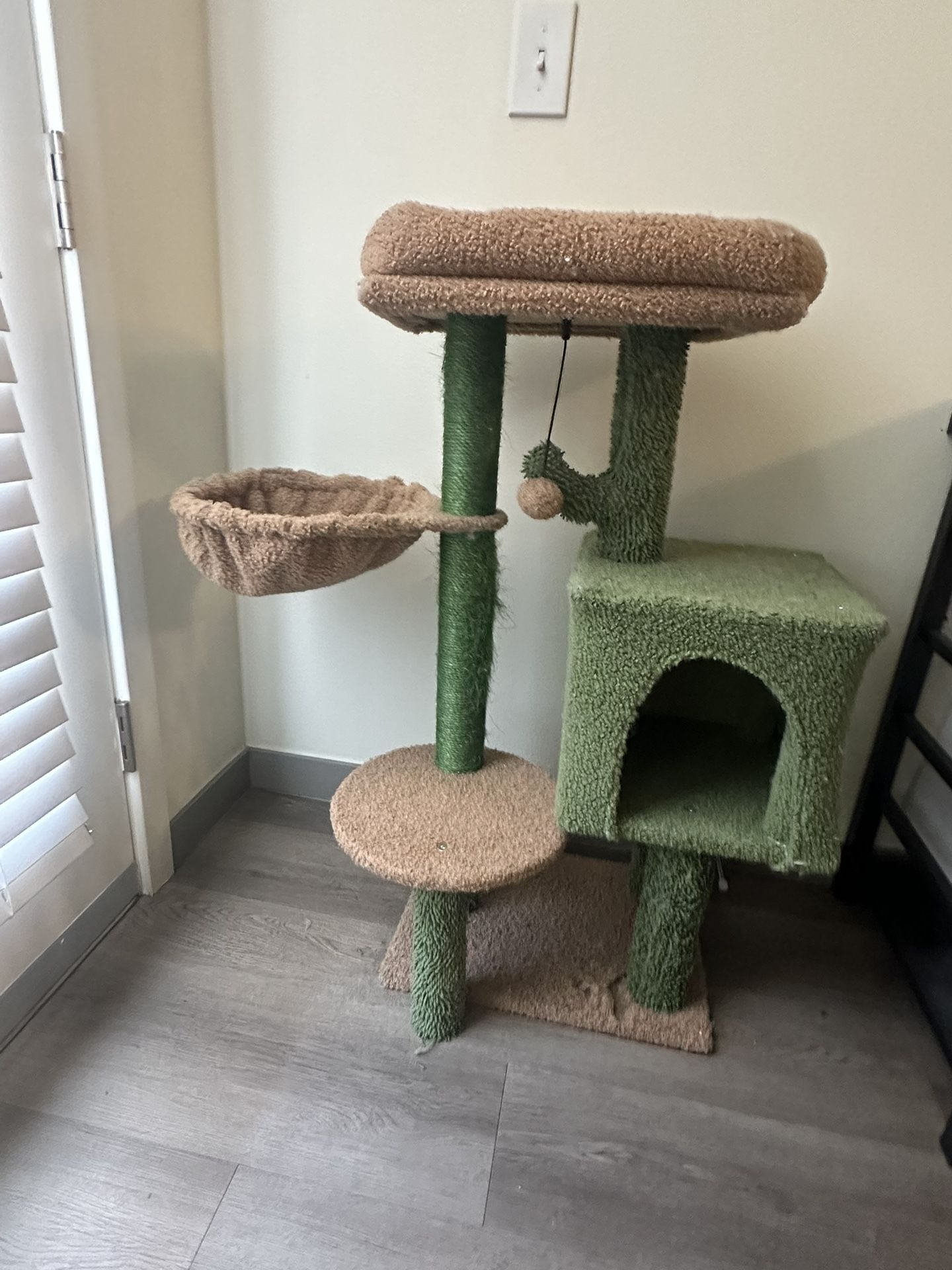 Cat tree