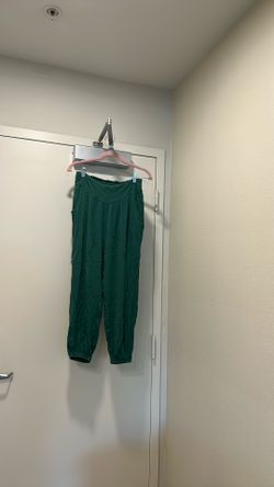 Green, size small