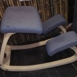 Varier Kneeling Chair