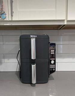 Moving Sale - Ninja double stack air fryer, with 2 baskets, cook 4 foods