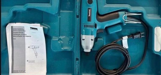 LIKE NEW - Makita 6952 Corded Impact Driver