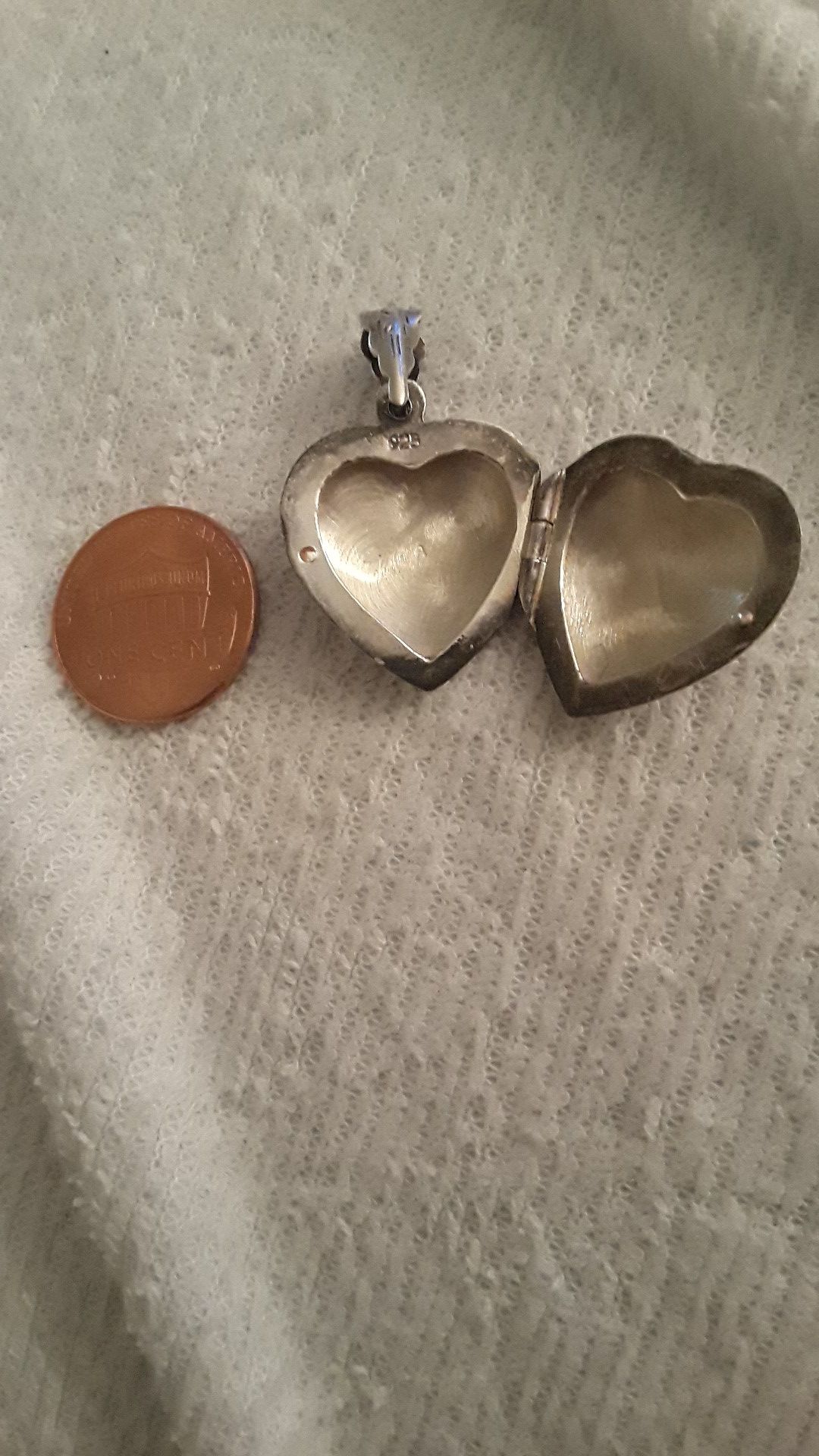 Sterling silver 925 heart locket etched pendant
