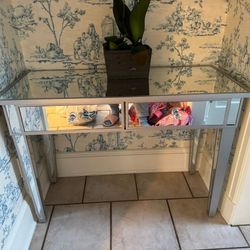 Mirrored console entry way table
