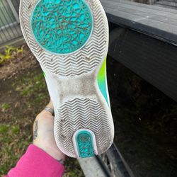 Men's size 41 basketball sneakers