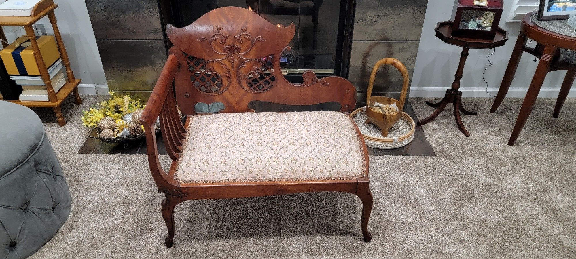Antique VICTORIAN Setti / Chair/ Chaise