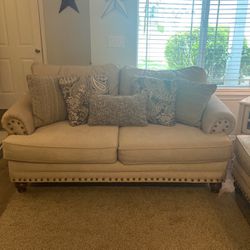 Beautiful Couch And Loveseat 